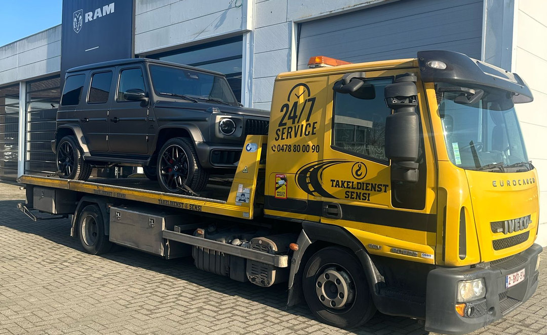 Takelwagen van Takeldienst Sensi klaar voor pechverhelping in Antwerpen